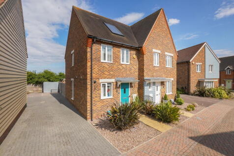 Redwing Avenue, Iwade, Sittingbourne, ME9 8FT