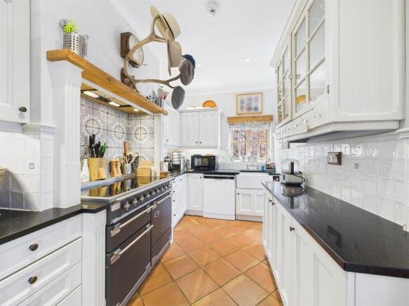 KITCHEN / BREAKFAST ROOM