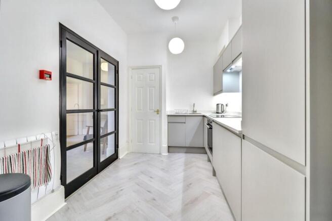 Kitchen b.JPG