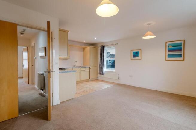 2-bed-flat-cheltenham-2.jpg