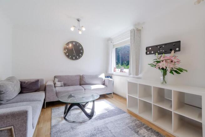 Living Room b.jpg