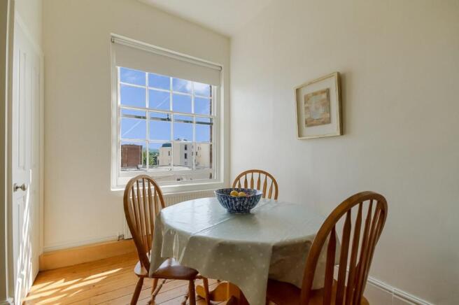 Kitchen b.jpg