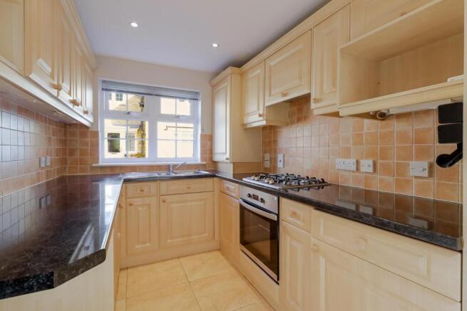 Kitchen b.jpg