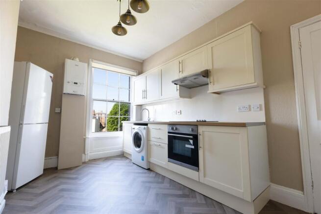 Kitchen a.jpg