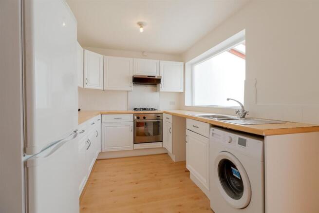 Kitchen a.jpg