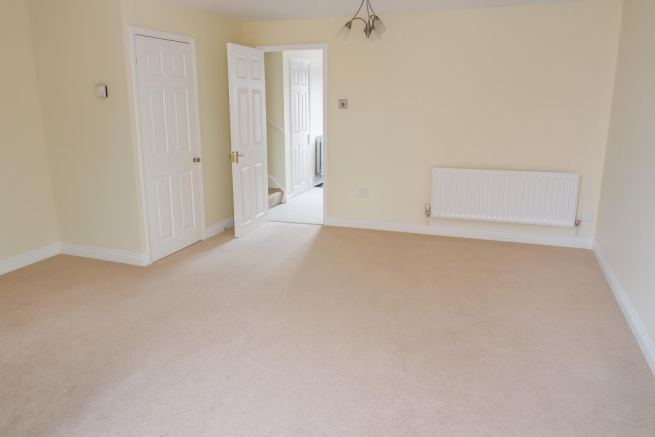 3-bed-house-hucclecote (8).png