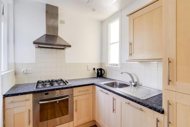 Kitchen (2).jpg