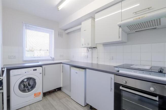 2-bed-flat-cheltenham (7).jpg