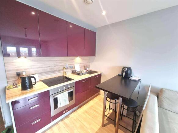 kitchen 1.jpg