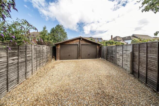 DOUBLE GARAGE