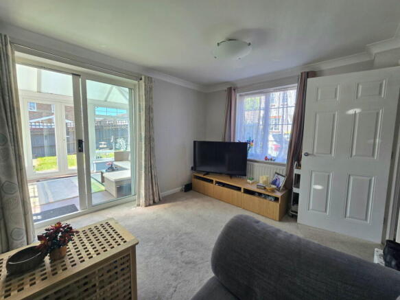 Photo 3