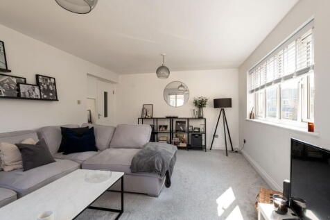 Fallowfield, Sittingbourne, ME10 4UZ