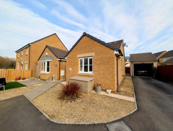 2 Bedroom Detached Bungalow for Sale