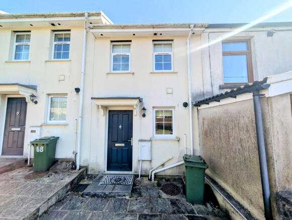 2 Bedroom Terrace For Sale - Sold With Tenant in 