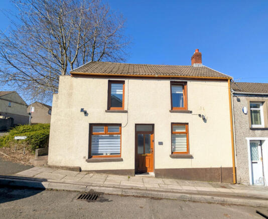 3 Bedroom End of Terrace for sale