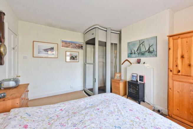 LIFT IN 2ND BEDROOM