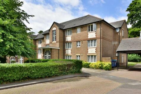 Cunard Crescent, London, N21