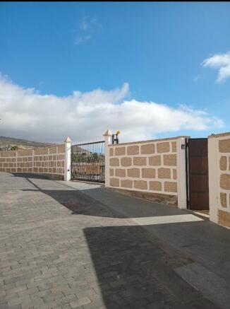 Side view Finca