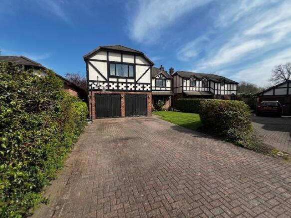 52 Sunnybank ext2.jpg
