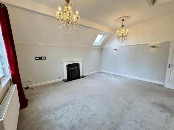 4 Summerlee Lounge2.jpg