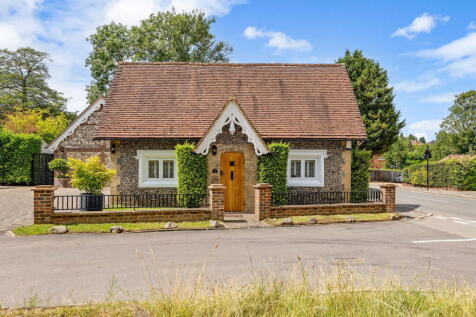 Cosy Corner, Kingswood Way, Selsdon, CR2