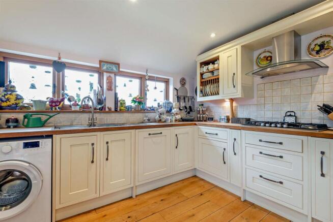 BB Kitchen1.jpg