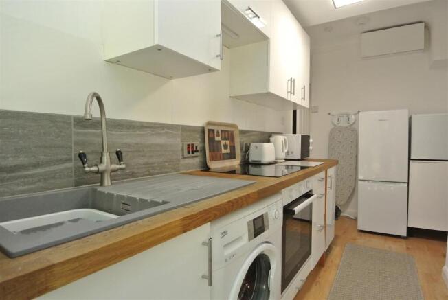 LH Kitchen2.jpg