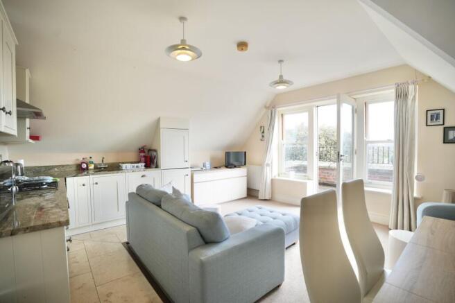 Lounge/Kitchen