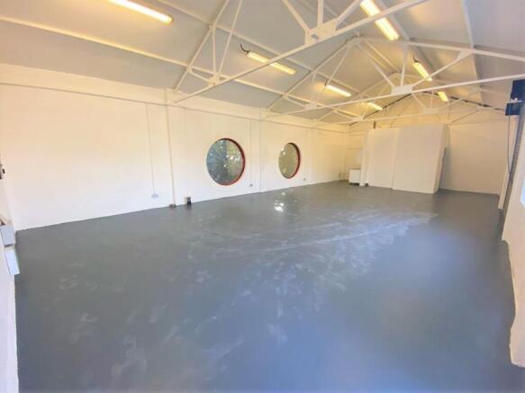 Set Star Estate  Unit 10 2.JPG