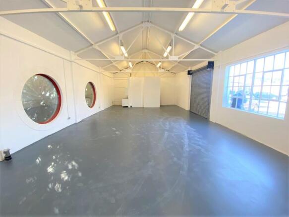 Set Star Estate  Unit 10 3.JPG