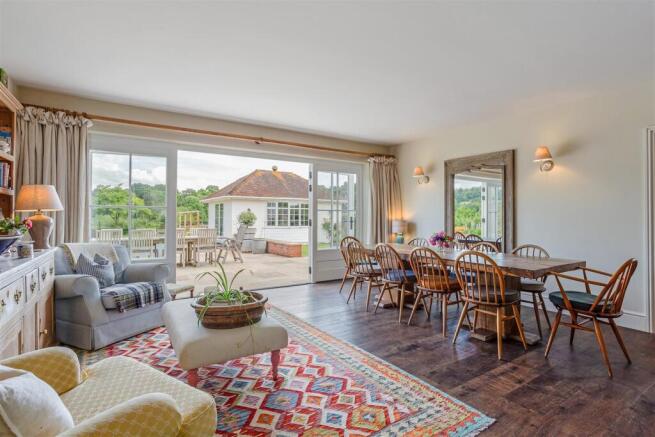 Breakfast/Living Room