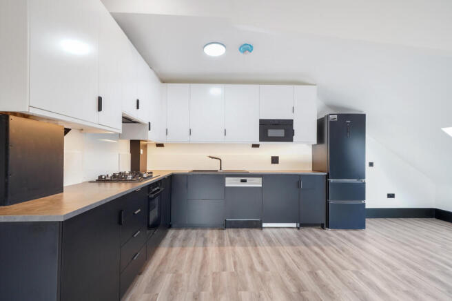 Spacious 4 Bedroom Flat to Rent in Banstead