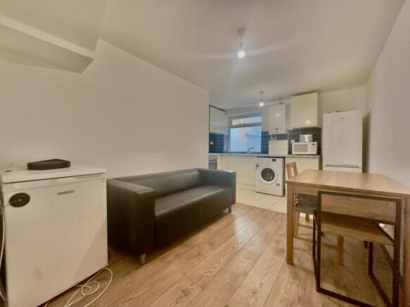 Three Bed Flat to rent in Lewisham