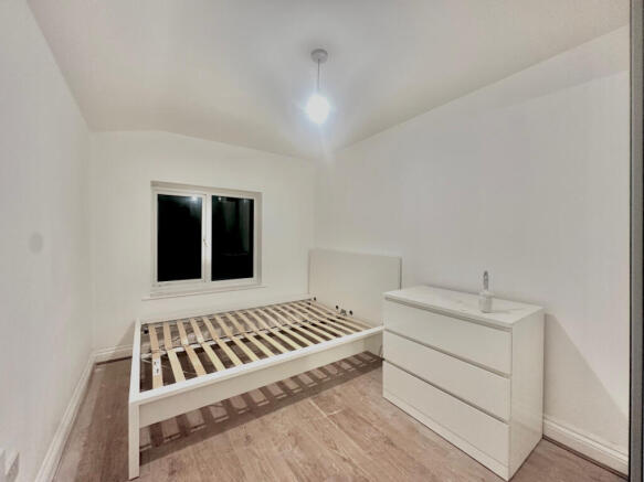 4 Bedroom Flat to rent in Battersea, Clapham Junc