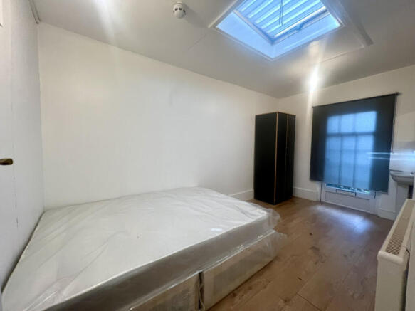 1 bed studio to rent Woodbourne Avenue, Streatham