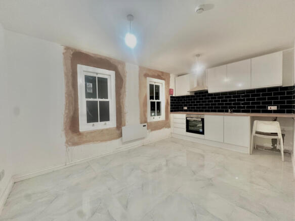4 Bedroom Flat to rent in Battersea, Clapham Junc