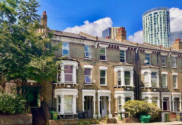 Four Bedroom Flat to rent in Vauxhall
