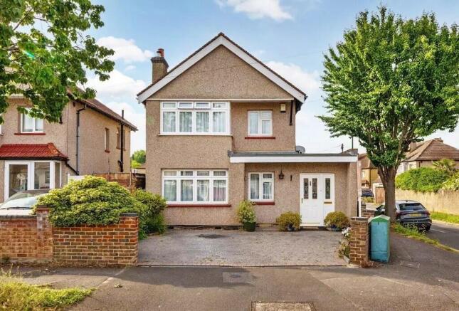 3 Bed Detached House to let in Sutton