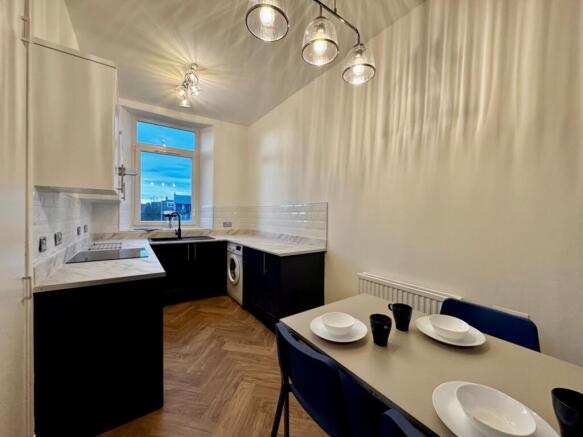 Kitchen & Dining