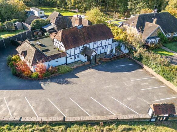 OWEN ISHERWOOD_165 WINDSOR ROAD CHOBHAM GU24 8QS