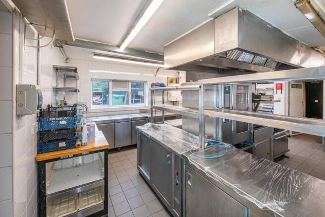 OWEN ISHERWOOD_165 WINDSOR ROAD CHOBHAM GU24 8QS