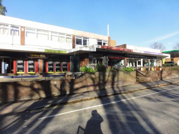 201 Epsom Road Merrow 002 (2).JPG