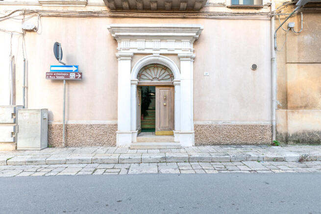 004_PALAZZO_PUGLIA_LATIANO_RARO_REALTY.jpg