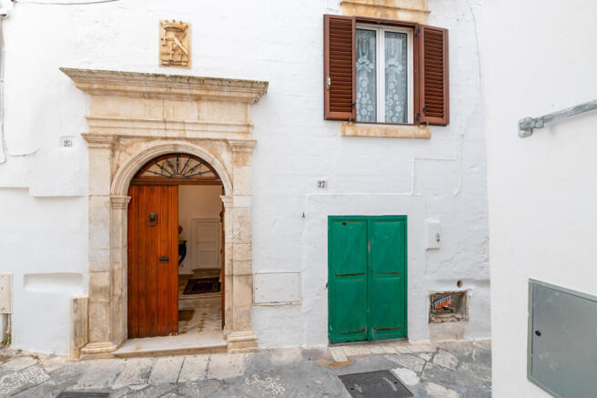 0_Palazzo Serio_Ostuni_Raro_Realty