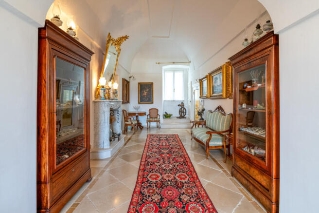 2_Palazzo Serio_Ostuni_Raro_Realty
