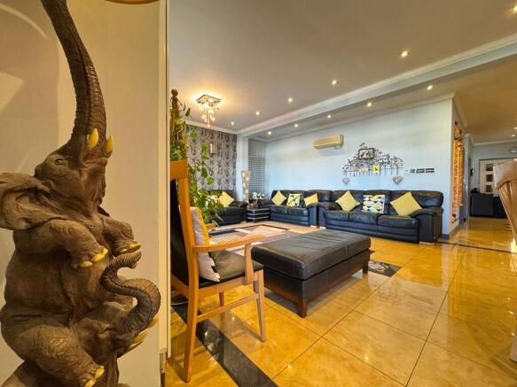 Living room 3