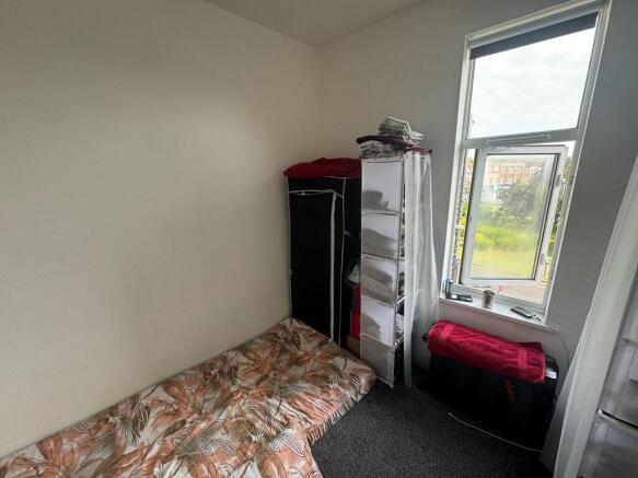 Warwick Avenue (7...