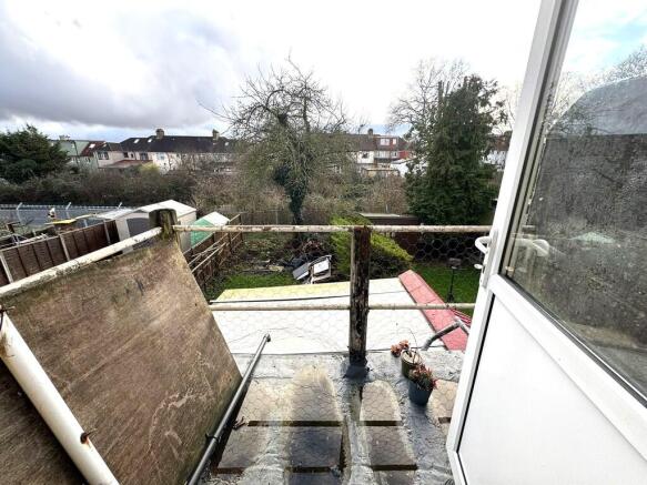 Maybank Avenue  (...