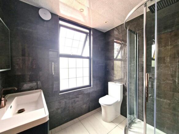 First floor Lorne...