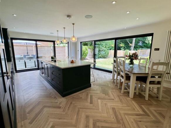 #2 8SmjuTfwuk2zFD_fWKiinw.jpg